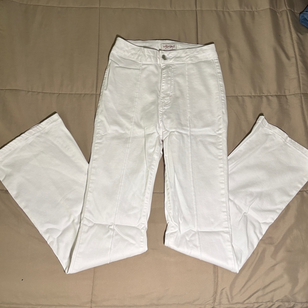 Vibrant Women's Straight Leg Jeans - White